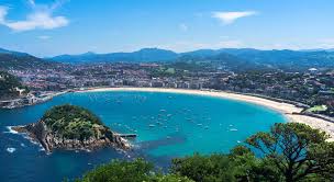 It is quite unusual feeling that you can sunbathe and swim right next to major historical buildings and churches. Home