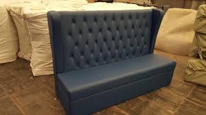 Guests need to book a booth, which can fit up. China Restaurant Button Tufted Leather Customized Luxury Bar Club Booth Seating China Food Court Booth Seating Restaurant Chesterfield Sofas