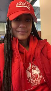 I can't let today go by without wishing my beautiful cousin Laschandra  Spraggins HAPPY BIRTHDAY (fine like wine) Love you cousin