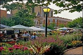 Fayetteville Downtown Square Gardens Cheapest Places To Live Arkansas Travel Fayetteville Arkansas