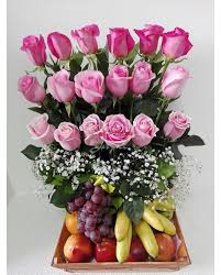 Este hermoso arreglo de rosas y lirios es ideal para regalar a mamá en su día. Flores Para Mama Dia De La Madre Ramos De Rosas Para Madres