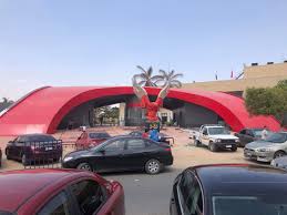 تمكن نادي الأهلي المصري من تجاوز دور المجموعات بعد أن حل في المركز الثاني في ترتيب المجموعة الاولى من دور المجموعات بعد فريق سيمبا التنزاني حيث خاض نادي الاهلي المصري ست مباريات وتمكن من تحقيق الفوز في ثلاثة مباريات فقط ولم ينهزم سوى في مباراة. Ø­Ù„Ù‚ Ø¹Ø§Ù„Ù‰ Ø¨Ø­Ø±ÙŠØ© ÙŠØ§ Ù†Ø³Ø± Ù†Ø§Ø¯Ù‰ Ø§Ù„ÙˆØ·Ù†ÙŠØ© Ù‚ØµØ© Ø´Ø¹Ø§Ø± Ø§Ù„Ø£Ù‡Ù„Ù‰ ÙÙ‰ 112 Ø³Ù†Ø© Ø§Ù„Ø£Ø­Ù…Ø± Ø§ØªØ®Ø° Ø´Ø¹Ø§Ø± Ø§Ù„Ù‡Ù„Ø§Ù„ ÙˆØ§Ù„Ù†Ø¬Ù…Ø© Ø´Ø±ÙŠÙ Ø¨Ùƒ ØµØ¨Ø±Ù‰ ÙˆØ¶Ø¹ Ø±Ù…Ø² Ø§Ù„Ù†Ø³Ø± Ù„Ù„Ù‚ÙˆØ© ÙˆØ§Ù„Ø«ÙˆØ±Ø© Ø£Ø·Ø§Ø­Øª Ø¨Ù€ Ø§Ù„ØªØ§Ø¬ ÙˆØ¹ØµØ§Ù… Ø¯Ø±ÙˆÙŠØ´ ÙŠØµÙ†Ø¹ ØªÙ…Ø«Ø§Ù„Ø§