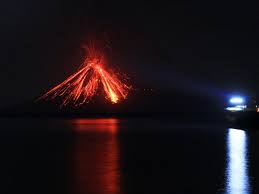 Before And After Photos From Space Show The Collapse Of The Indonesian Volcano That Caused A Deadly Tsunami Tsunami Waves Volcano Tsunami