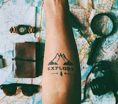 Explore Tattoo With Mountains And A Pine Tree On Forearm Pin Morganxwinter Tatuirovka Puteshestvennik Tatuirovki Tatu Dlya Parnya