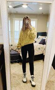 Style Winter Fashion Doc Martens Boots White Yellow Sweater Scrunchie Black Jeans Grunge Drmartensboot White Boots Outfit Doc Martens Style White Doc Martens