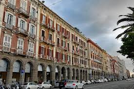 Cagliari, la capitale de la sardaigne est un site exceptionnel et possède un caractère particulier. La Sardaigne Cagliari Via Roma Architecture Les Facades Pikist