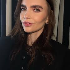 Sarah Bradbury's Instagram, Twitter & Facebook