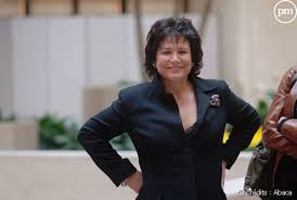 Anne sinclair is a french and american television and radio interviewer who hosted one of the most popular political. Anne Sinclair Actu Photos Et Biographie Puremedias