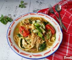 I discovered this from one of my cook books, after examining the recipes and refer to the internet for similar recipe, i realised it resembles the mee rebus that i've eaten and cooked all this while. Mee Rebus