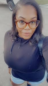 Amber Lastinger's Instagram, Twitter & Facebook