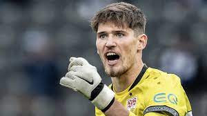 Latest on vfb stuttgart goalkeeper gregor kobel including news, stats, videos, highlights and more on espn. Bundesliga Gregor Kobel Who Is Vfb Stuttgart S Monster Goalkeeper