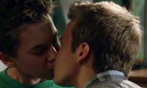 FLASHBACK: The Fosters Features The Youngest Same-Sex TV Kiss Ever (March  2, 2015)