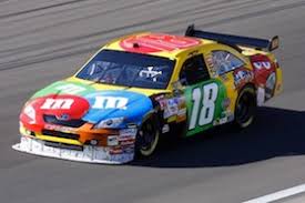 ¿cuánto puedes ganar viendo anuncios? Cuanto Cuesta Anunciar Una Marca Sobre Un Auto Nascar Below The Line Retail Revista Informabtl