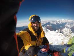 .john snorri (islandés) y juan pablo, informó la familia de mohr a través de redes sociales.los familiares del alpinista explicaron que mohr fue encontrado dio resultados.mohr es reconocido por haber sido la persona que cruzó más rápido desde la cima del everest y a la del lhotse sin oxígeno. Everest Today Twitterissa Born On This Day 1987 02 09 Juan Pablo Mohr Chilean Climber Who Ascended Annapurna I In 2017 Manaslu In 2018 And Lhotse Everest And Dhaulagiri I In 2019 He Is