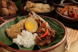 Saat kamu berkunjung ke jogja, jangan lupa untuk mencoba kuliner jogja malam hari yang tak kalah enak. 7 Kuliner Lesehan Dengan Menu Lezat Dan Murah Di Yogyakarta