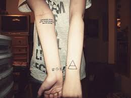 纹身 今日纹身特辑 看似简单却意义不凡的三角形triangle tattoo arm tattoos for women tattoos for women small tattoos for women