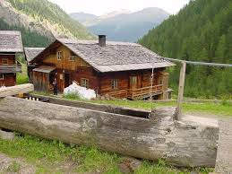 Innervillgraten liegt im inneren teil des vom villgratenbach durchflossenen villgratentals, das vom pustertal abzweigt. Maxerhutte Auf Der Alfenalm Innervillgraten Updated 2021 Prices