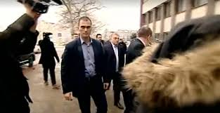 Via the words of the cdc's own director dr. Video Igy Menekult Orban Az Ujsagirok Elol Testorei Mentettek Ki A Szegyenbol Nyugati Feny