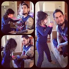 Don'T Try This At Home: A Year In The Life Of Dave Navarro: Navarro, Dave,  Strauss, Neil: 9780060988531: Amazon.Com: Books