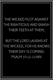 Yea, i will uphold thee with the right hand of my righteousness. Pin By Claudia On Imagenes Y Pensamientos Cristianos Evil People Quotes Karma Quotes People Quotes Truths