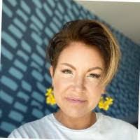 Liz Artz's Instagram, Twitter & Facebook