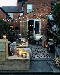Breathtaking And Cozy Terrace With Diy Pallet Sofas And Garland Lights Patio Ga Breathtaking Cozy Diy Garland Li In 2020 Terrace Garden Design Patio Backyard