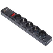 Malzeme kalitesi olarak da normal prizlere göre daha iyi olan akım korumalı prizler, haliyle normal piyasada çok sayıda akım korumalı priz bulunmaktadır. Tuncmatik Surge Protection Plug 306 Joule Rohs 5 Li Akim Koruyucu Priz 3m Kablo Siyah Incehesap Com