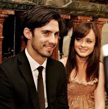 Who Does Rory End Up With On Gilmore Girls A Year In The Life Gilmore Girls Gilmore Girls Jess Girlmore Girls