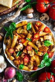 Passionate home cooks are selling food and hosting dining sessions through websites and apps. Simple And Delicious Recipes By Simply Home Cooked