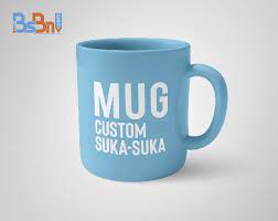 Membuat desain mug sablon, mungkin diantara kalian sedang ada yang berencana untuk men cetak mug dan membuat mug custom untuk keperluan kado pribadi, perusahaan, maupun organisasi. 5 Tips Agar Desain Mug Custom Anda Beda Dari Yang Lain