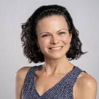 Leslie Stevenson's Instagram, Twitter & Facebook