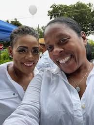 Happy Birthday 🎈🎁🎊 to my First Lady !!!! Lady PT wising you many more  enjoy your day!!!! 😘😘