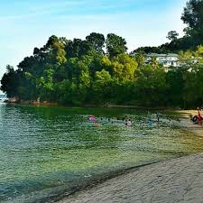 Susun atur kawasan yang menarik. Pantai Blue Lagoon Beach Beach