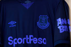 Everton son dakika transfer haberleri, everton fikstürü, maç sonuçları, kadrosu, puan durumu ve daha fazlası için www.tr.beinsports.com.tr adresini ziyaret edin. Everton Will Have New Shirt Sleeve Sponsors For Hummel Kit Who S Been Linked Royal Blue Mersey