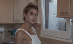 Gefällt 49.273 mal · 32 personen sprechen darüber. Cristina Marino Ai Fornelli Senza Reggiseno Si Nota Anche Il Dettaglio Li