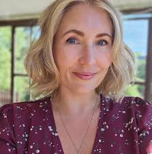 IK Starts Julekalender 🎄 12. desember I dag har guttene besøk av  Start-legenden, Kai Eriksen! Kai forteller om sine juletradisjoner og det  blir omvisning på verkstedet🎅 Dagens konkurranse: “Hvor mange år har