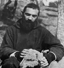 Padre pio's charity and extatic prayers make an great impression on the people. Padre Pio E Il Dono Della Bilocazione Churchpop Italiano