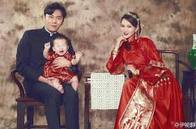 46 years old taiwanese ageless beauty annie yi(伊能靜) got married to her 36 years old mainland china actor boyfriend qin hao(秦昊) at phuket island in thailand yesterday. ä¼Šèƒ½é™ç§¦æ˜Šæ€Žä¹ˆåœ¨ä¸€èµ·çš„ä¼Šèƒ½é™ç§¦æ˜Šæ„Ÿæƒ…çŽ°çŠ¶è¯¦æƒ…æ·±æ‰' æœé²œç½'