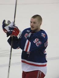 Number 92 for the colorado avalanche, nhl. File Gabriel Landeskog Jpg Wikipedia