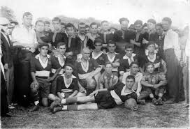 Marele actor de teatru si film jean constantin a murit in locuinta sa din constanta, la varsta de 81 de ani. Carte Despre Marele Sebastian Papaiani Cum A Jucat In 1954 Actorul Intr Un Meci De Fotbal Al NaÈ›ionalei De Juniori Tuns La Chelie Ca SÄƒ ParÄƒ Mai TanÄƒr FaÈ›Äƒ De Cei 18 Ani