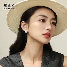 Anting-anting Chow Tai Seng Edison Pearl