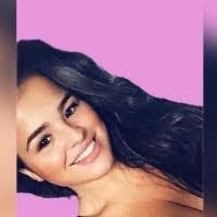 Amanda Viveiros's Instagram, Twitter & Facebook