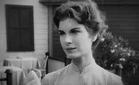 Leila Barry's Instagram, Twitter & Facebook