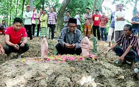 Srikaton adalah desa di kecamatan kayen, pati, jawa tengah, indonesia. Jenazah Tak Dipeti Keluarga Korban Kecewa