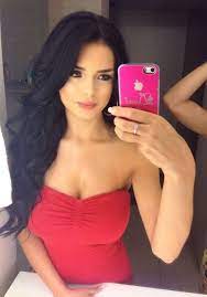 Apr 10, 2020 · touching up your hair color at home is easy with the right tools. Demi Rose Mawby Photo Demi Rose Mawby Demi Rose Rose Hair