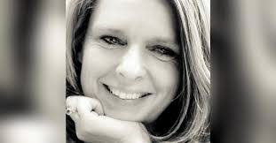 Tracy Bare's Instagram, Twitter & Facebook