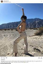 But in a recent instagram. Selma Blair Loses Her Top And Trousers In Fun And Risque Instagram Snaps While Out In Palm Springs Aktuelle Boulevard Nachrichten Und Fotogalerien Zu Stars Sternchen