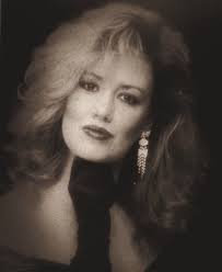 Lummoxi Exclusive: An Interview with Blues Powerhouse Dana Fuchs