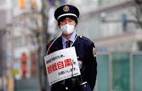 Ａ 混同しがちですが、同じではありません。 緊急事態宣言は、改正新型インフル特別措置法（新型コロナ特措法）に基づき、首相が対象区域と期間を定めて発令できます。 ｑ 緊急事態宣言に強制力はないのですか。 A4jmenelqw77m