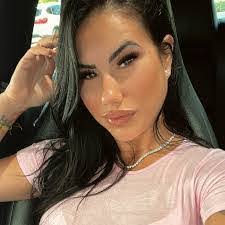 Yajaira Lopez's Instagram, Twitter & Facebook